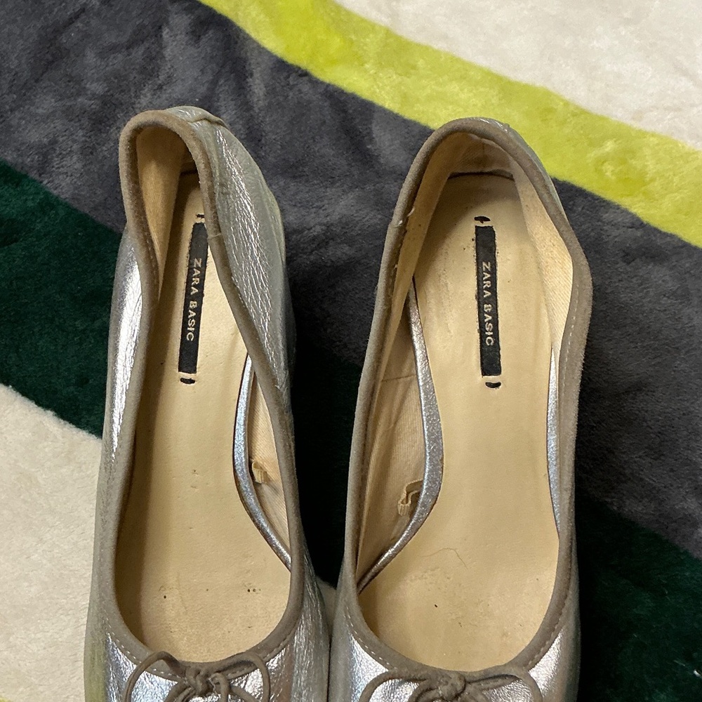 Zara Silver Ballet Flats with Bow Accent Size 4 - Picture 14 of 16